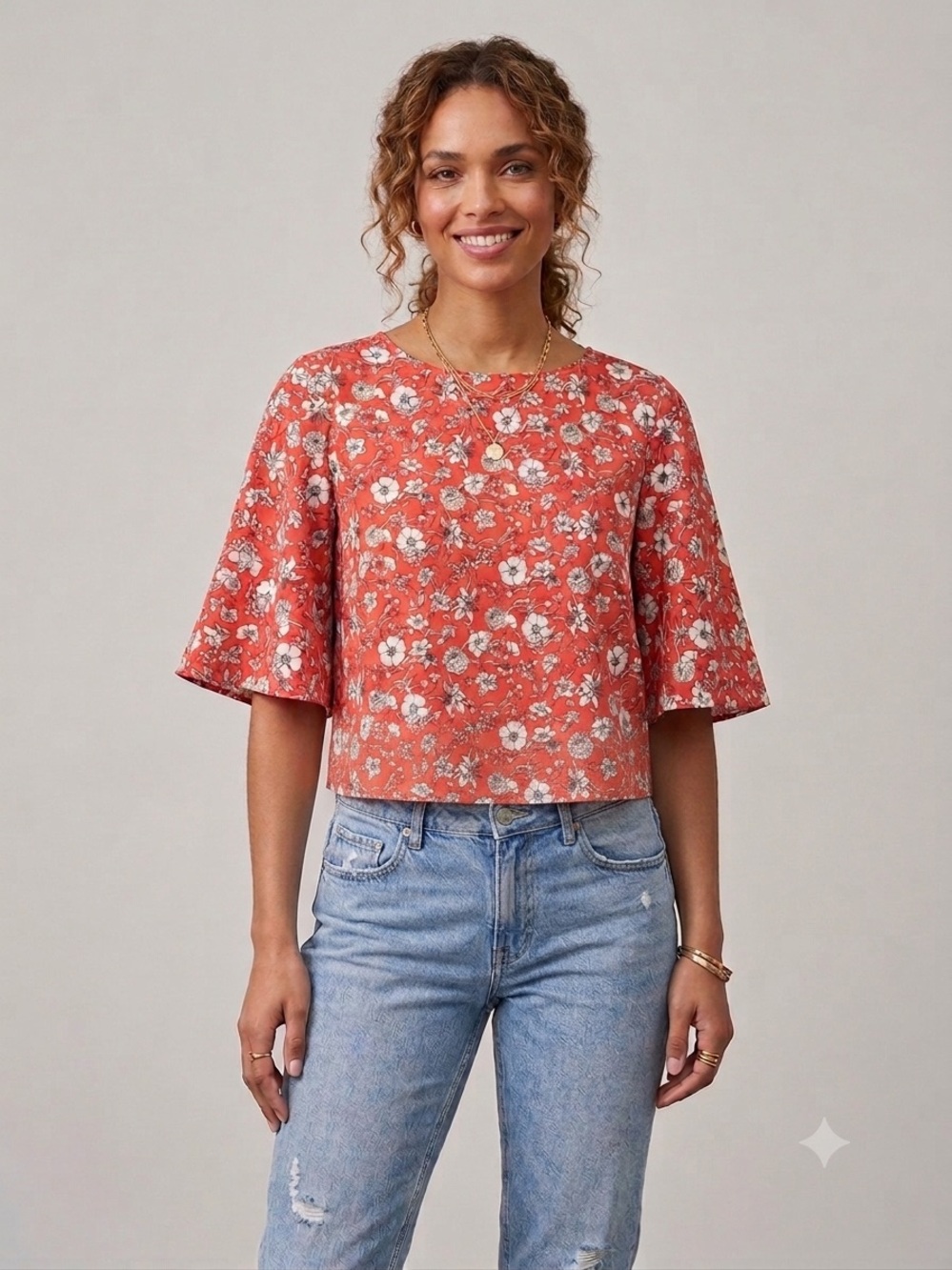 Floral Short Sleeve Crop Top in Red, Medium